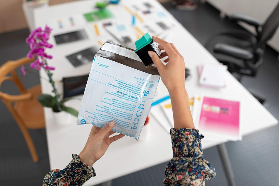 HP 123 Black Original Ink Cartridge (F6V17AE) – Reliable Printing for DeskJet 2130, 2620, 2630