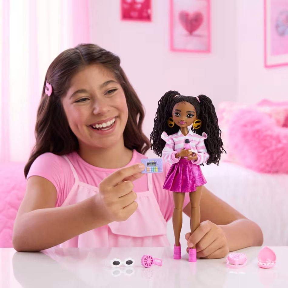 Mattel Barbie Dream Besties "Brooklyn" Doll with 11 Accessories (JKP51)
