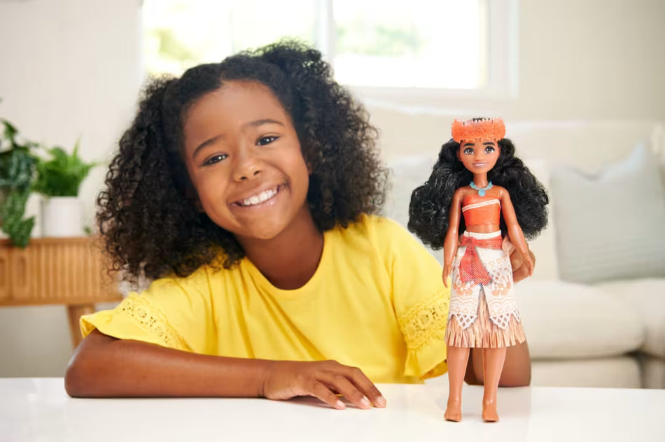 Mattel Disney Princess Core Fashion Doll Assortment (HLW02) – Poseable Shimmering Outfits