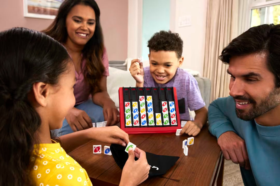 Mattel Games UNO Quatro Family Strategy Board Game (HPF82) – Connect 4 Matching Tiles